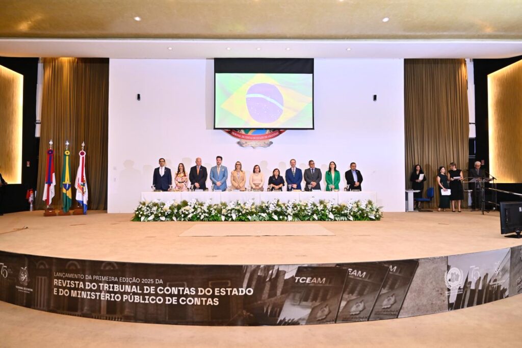 TCE-AM lança Revista Científica 2025 e premia autores de artigos técnicos