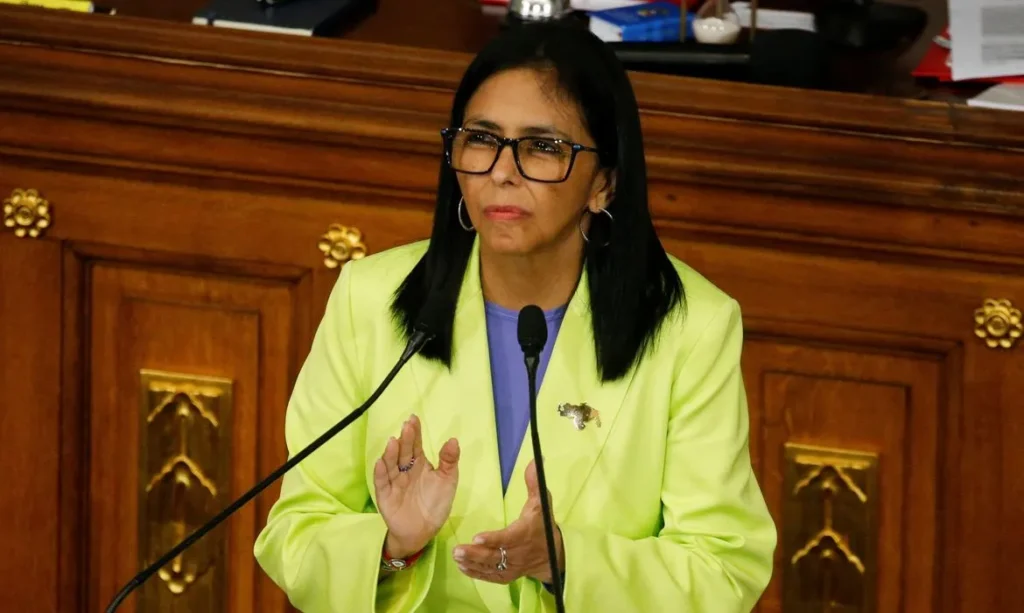 Venezuela: presidente interina rejeita “ordens de Washington” e clama por autonomia política