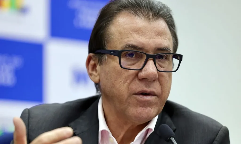 Juros altos tiveram maior peso no emprego em 2025 que tarifas americanas, aponta ministro Marinho
