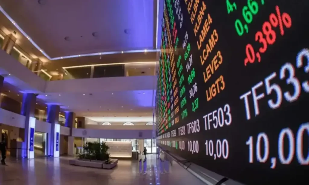 Bolsa brasileira recua 2% após recordes, com bancos liderando baixa