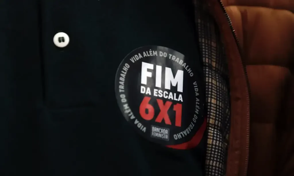 Pesquisa revela forte apoio popular ao fim da escala 6×1 no Brasil