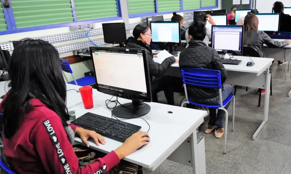 Empresas podem trocar multas por internet em 118 faculdades públicas