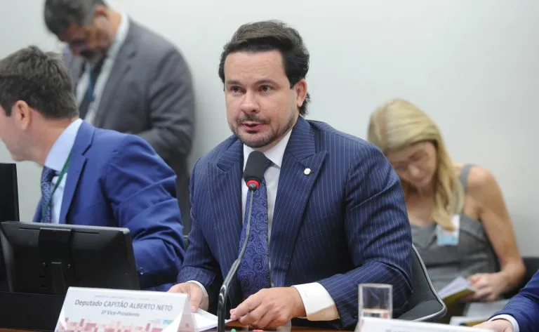 Polícia penal do DF pode ter salários pagos por fundo constitucional