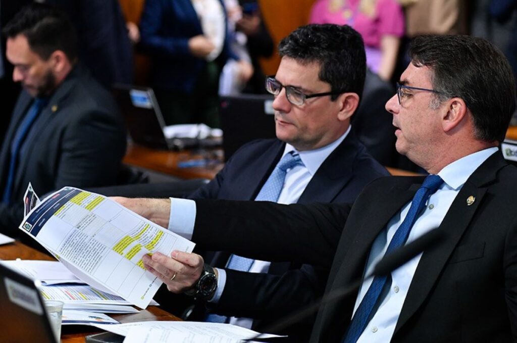 PL busca Sergio Moro para fortalecer palanque de Flávio Bolsonaro no Paraná