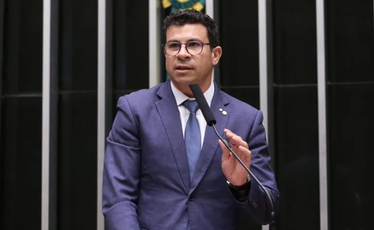 Poesia do Pajeú ganha reconhecimento nacional em votação na Câmara