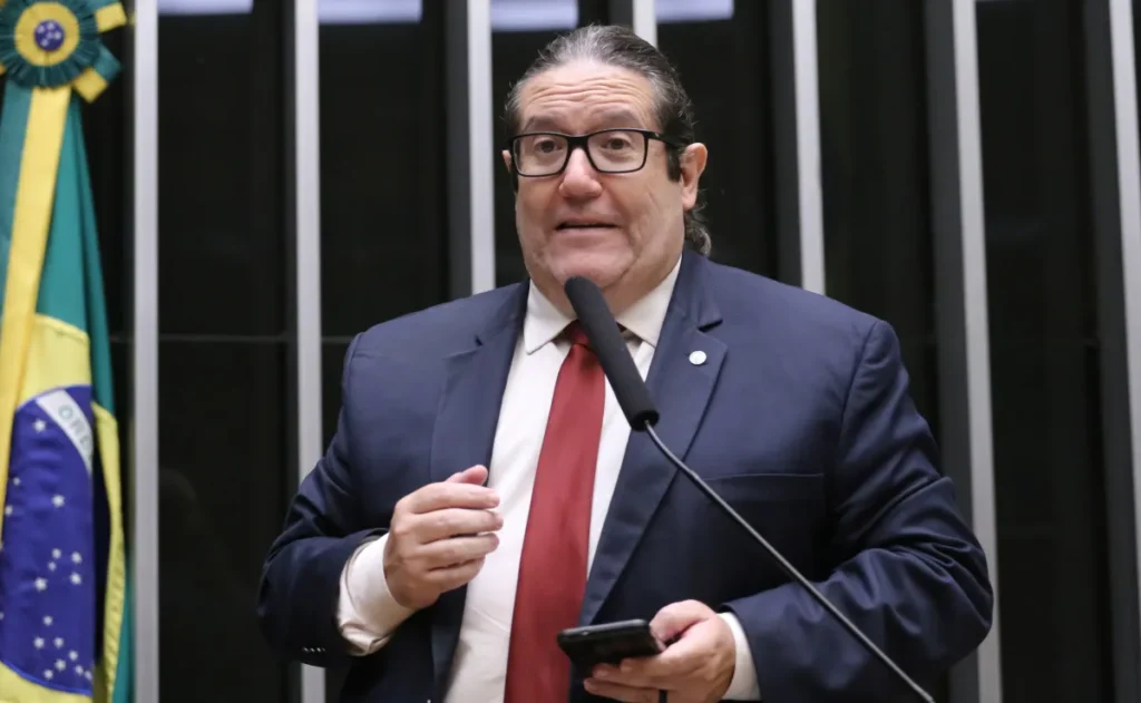 Gestores escolares não poderão mais interferir em notas e aprovação de alunos, propõe projeto