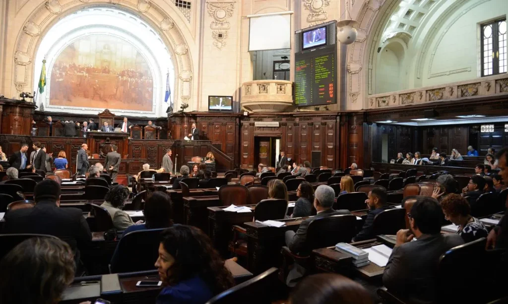 Recontagem de votos no TRE-RJ: Justiça eleitoral define nova data após cassação de deputado