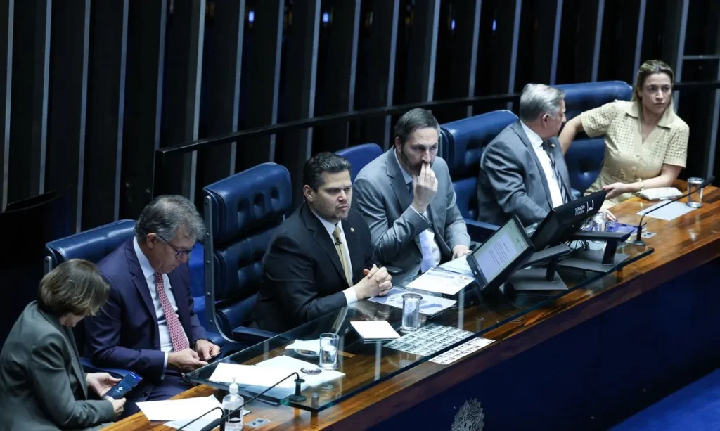 Estágio agora vale como experiência profissional após aprovação no Senado