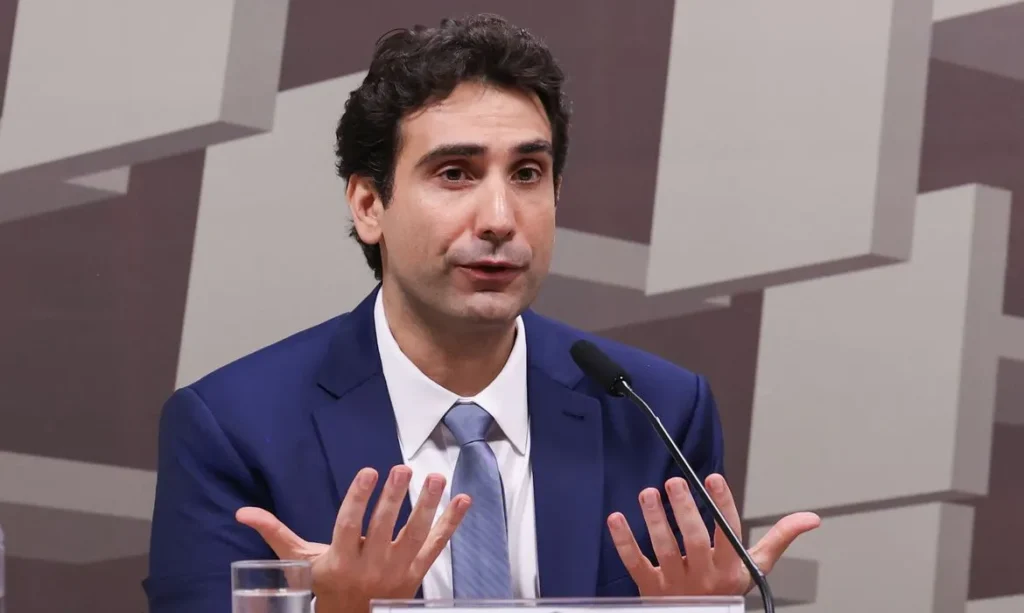 Presidente do BC pede ‘socorro’ e apela por autonomia em depoimento no Senado