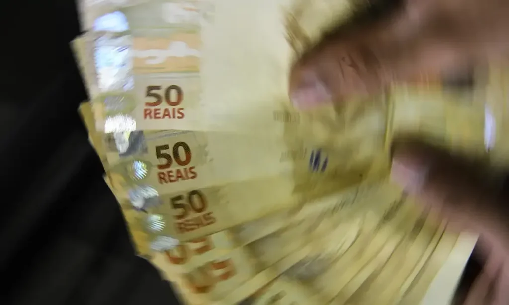Poupança registra saída líquida de R$ 11,1 bilhões em março, reflexo de juros altos
