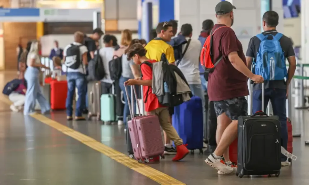 Governo e Petrobras agem para frear alta expressiva nas passagens aéreas, diz presidente da Anac