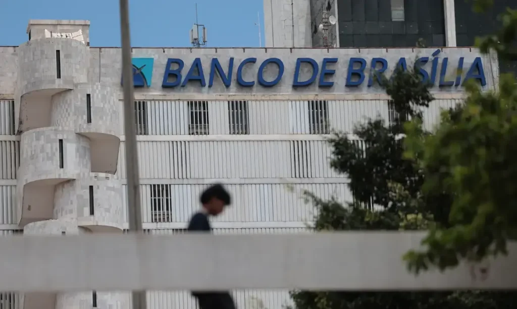 Fundo propõe R$ 15 bilhões por ativos do BRB ligados ao Banco Master