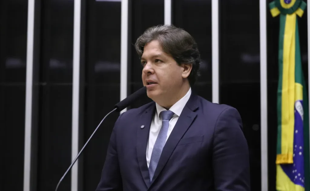 Ministro das Comunicações detalha planos para 2026 em debate na Câmara