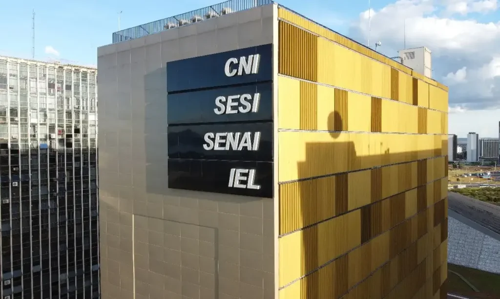 Confiança da indústria brasileira afunda para o menor patamar desde o início da pandemia