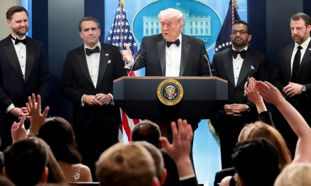Tiros e explosões próximas a jantar de Trump com jornalistas em Washington