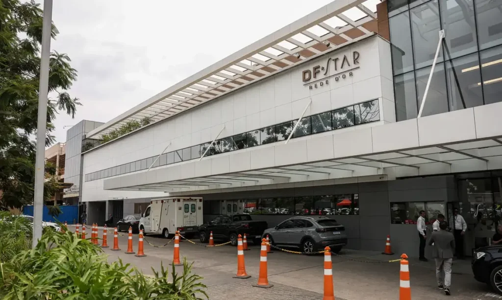 Jair Bolsonaro inicia tratamento para lesão no ombro em hospital de Brasília