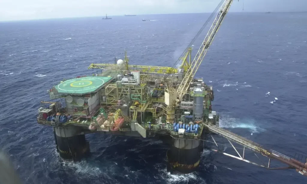 Brasil atinge produção recorde de petróleo em março, em meio a tensões globais