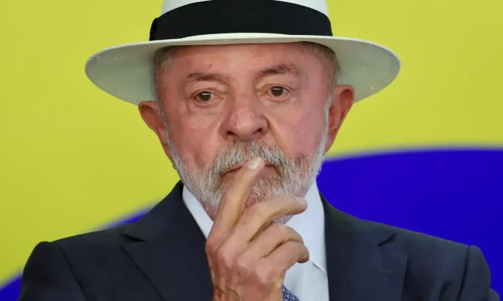 Lula condena detenção de ativista brasileiro em Israel e exige soltura imediata