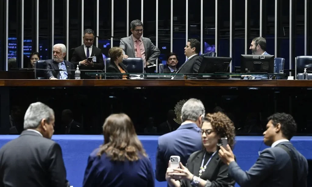 CNH renovada automaticamente para motoristas exemplares: Senado aprova MP com benefícios