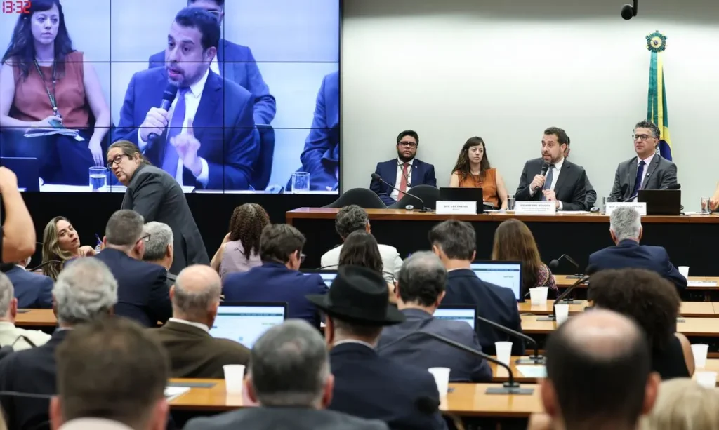 Boulos repudia ideia de “bolsa patrão” para acabar com escala 6×1 e reduzir jornada