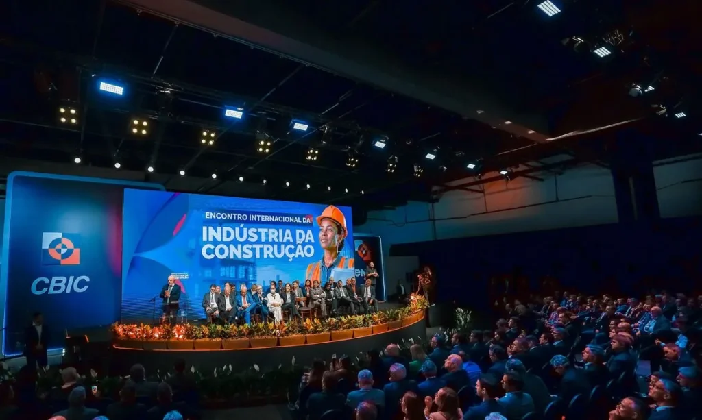 Lula cobra Caixa por baixa adesão ao Reforma Casa Brasil e aponta burocracia