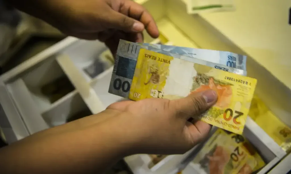 Novo Desenrola alcança marca de R$ 12 bilhões em dívidas renegociadas e beneficia mais de 1 milhão de brasileiros
