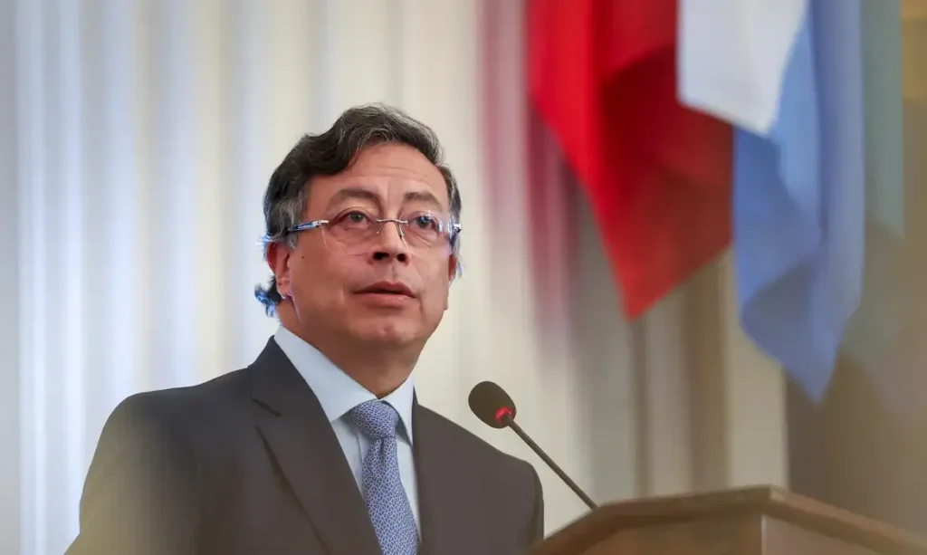 Presidente da Colômbia contesta resultados preliminares eleitorais e levanta suspeitas sobre contagem