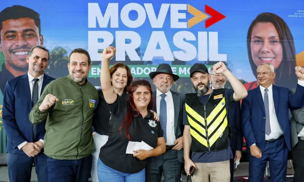 Governo lança programa de crédito para entregadores de aplicativo comprarem motos