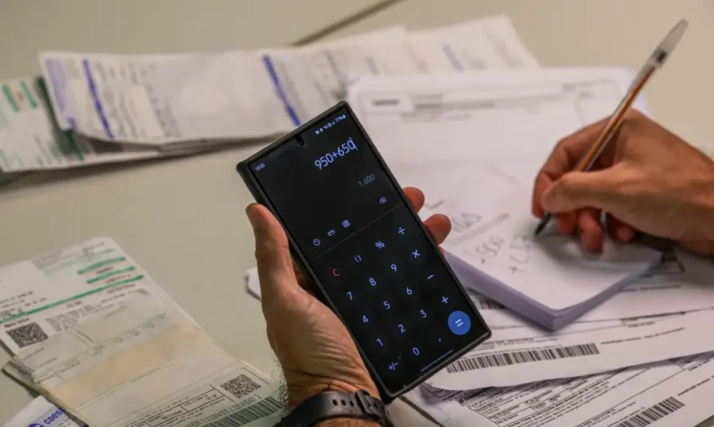 Programa Desenrola 2.0 impulsiona quitação de dívidas com FGTS e movimenta mais de R$ 17 mil operações