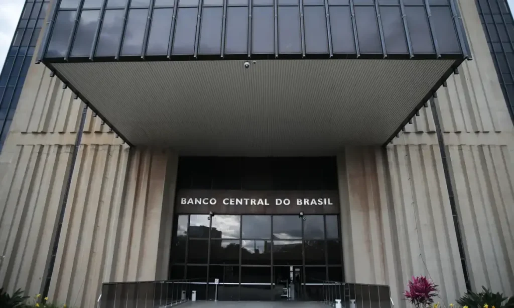 Contas externas do Brasil registram déficit de US$ 3,2 bilhões em maio