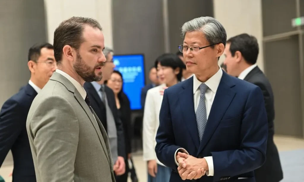 Brasil inaugura posto tributário na China para destravar comércio e cooperação fiscal