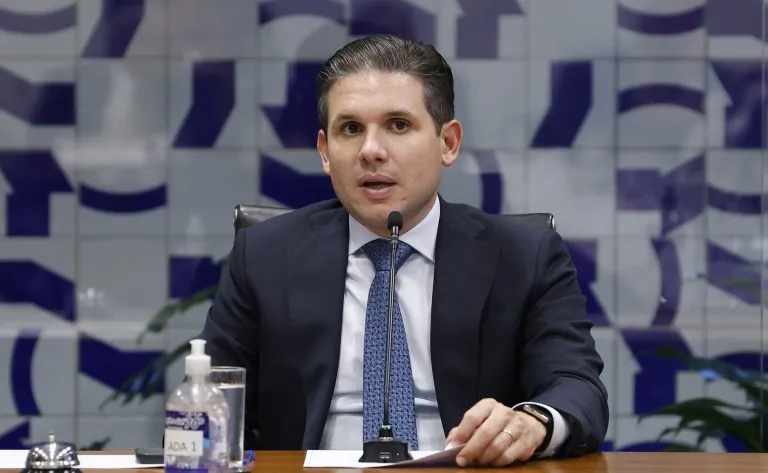 Motta defende legalidade de emendas e promete comprovar transparência no STF