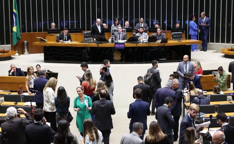 Câmara avança em acordos globais e direitos trabalhistas no primeiro semestre