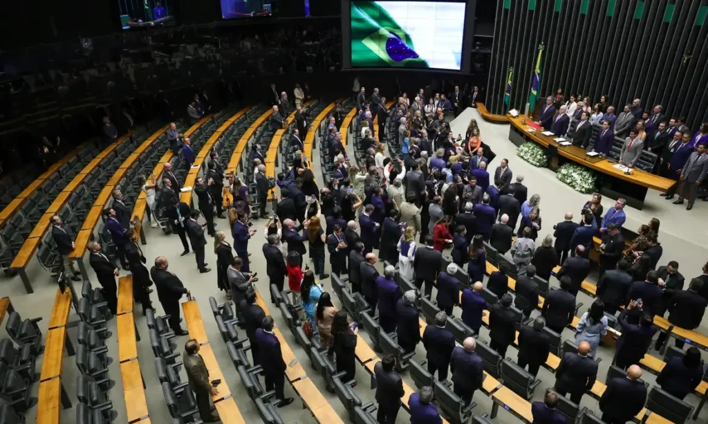 Apenas sete partidos explicam controle de emendas parlamentares a pedido do STF