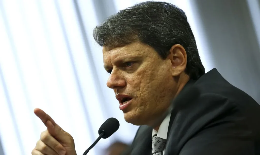 Tarcísio de Freitas tem candidatura ao governo de SP confirmada pelo Republicanos com ampla coligação