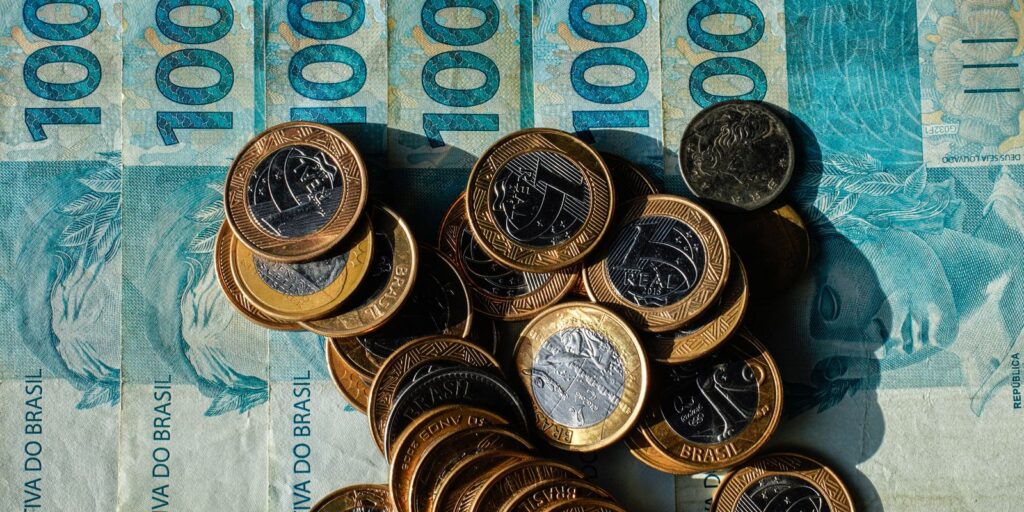 Salário mínimo em 2027 pode chegar a R$ 1.741 com nova regra de correção