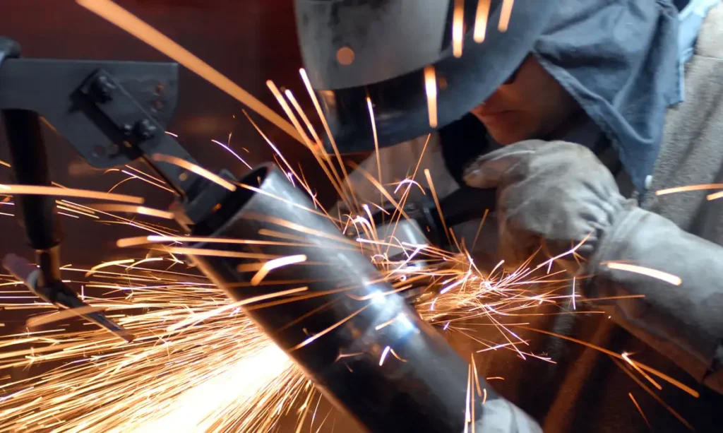 Confiança industrial em queda: 21 meses de pessimismo afetam o setor