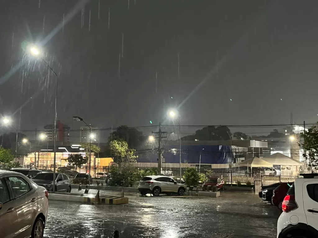 Chuva traz alívio e melhora qualidade do ar em Manaus, dois dias após pior momento de fumaça no mês