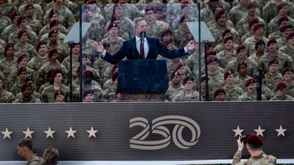 Saída de “número 2” do Exército dos EUA revela atrito interno no Pentágono
