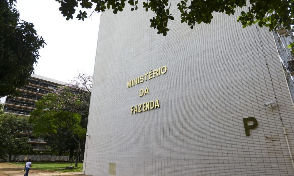 Governo ajusta projeções do PIB para 2026 e 2027 com juros altos e inflação sob observação