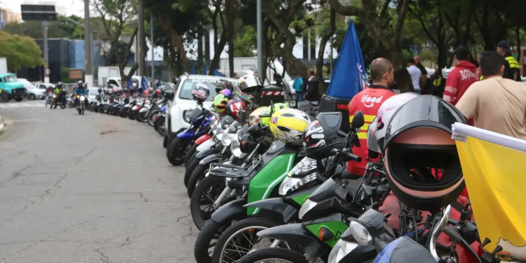 Motociclistas de aplicativo no Brasil: apenas 1 em cada 5 possui proteção previdenciária