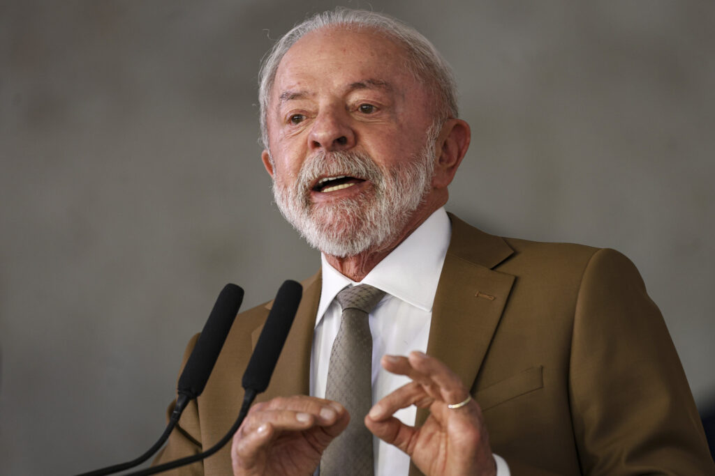 Lula sanciona lei que extingue permanentemente a “taxa das blusinhas”