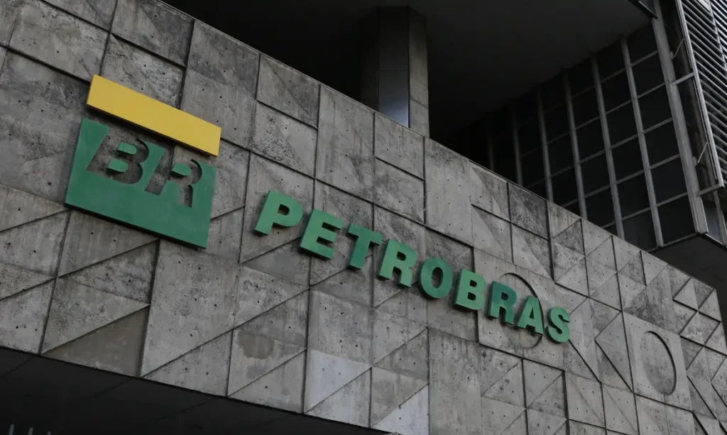 Petrobras celebra marco histórico com primeira tripulação 100% feminina em navio de nova frota