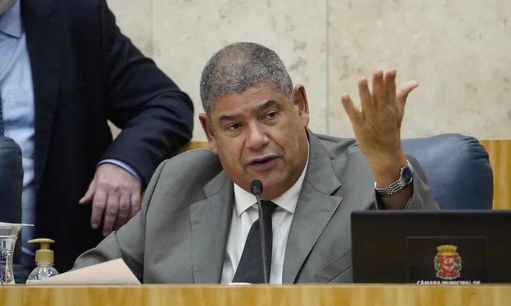 Ex-vereador Milton Leite se entrega à polícia em investigação sobre PCC no transporte público