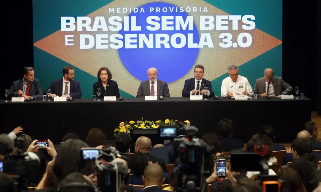 Governo lança Desenrola 3.0: União compra dívidas com descontos de até 90% para devedores