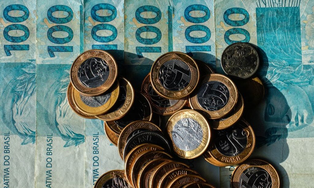 Dinheiro esquecido nos bancos: R$ 5,65 bilhões aguardam resgate em julho