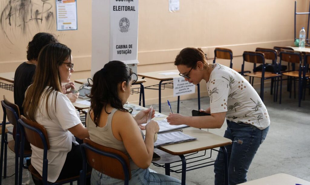 Abstenção em SP supera média nacional no primeiro turno das eleições 2026