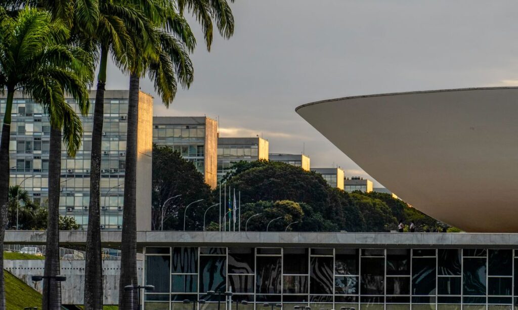 Nikolas Ferreira e Lucas Pavanato: os deputados federais mais votados nas eleições
